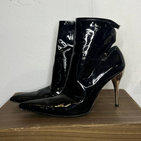 VERSACE Black Patent Leather Heels US Womens 8.5